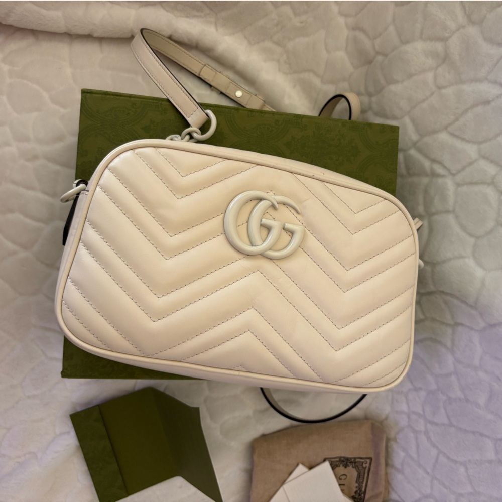 Gucci GG Marmont Small Camera Bag - Picture 11 of 16